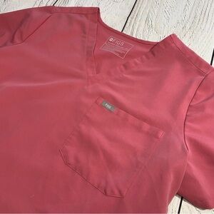 Figs Women's V-Neck Scrub Top in Pink XXL